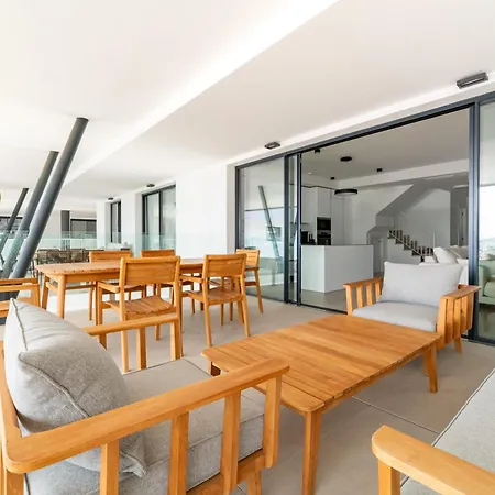 Horizon 3 Bedrooms Penthouse Sea View Apartment